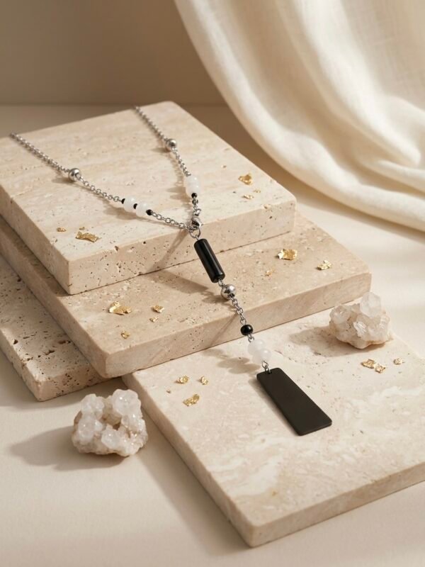 IMG_9029 Collier Cravate "Pé" – Chaîne Acier, Perles et Pendentif Géométrique